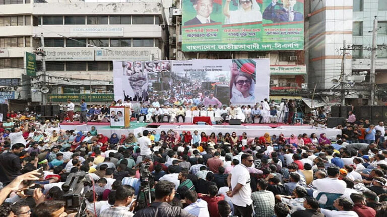 বিএনপির সমাবেশে নেতা-কর্মীদের ঢল